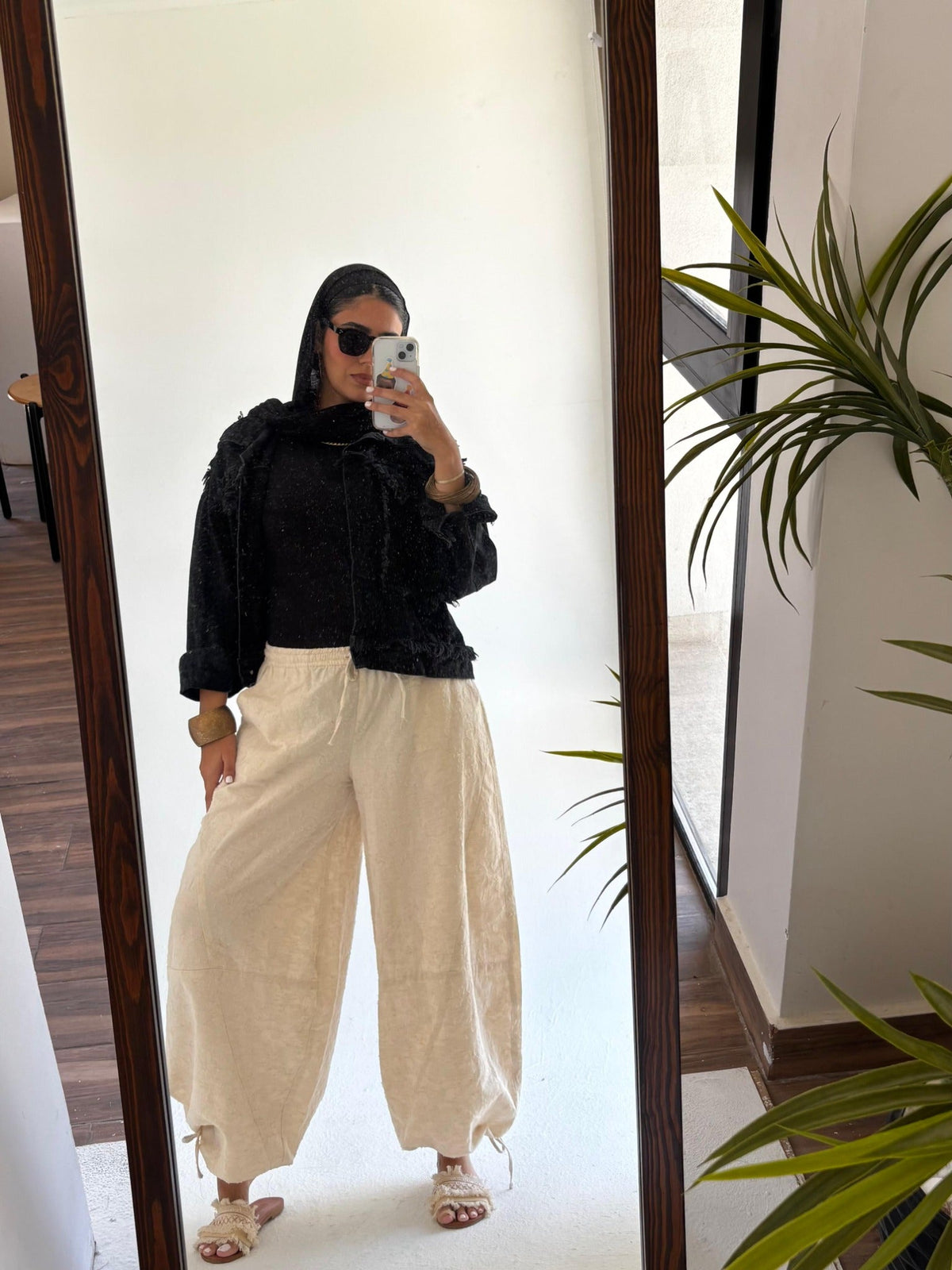 The Linen Balloon Pants mirror look