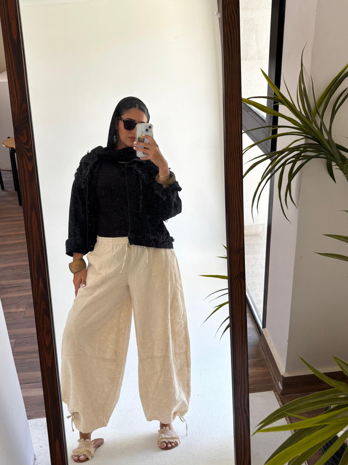 The Linen Balloon Pants mirror look