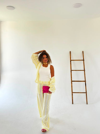 The Yellow Stripes Set front view