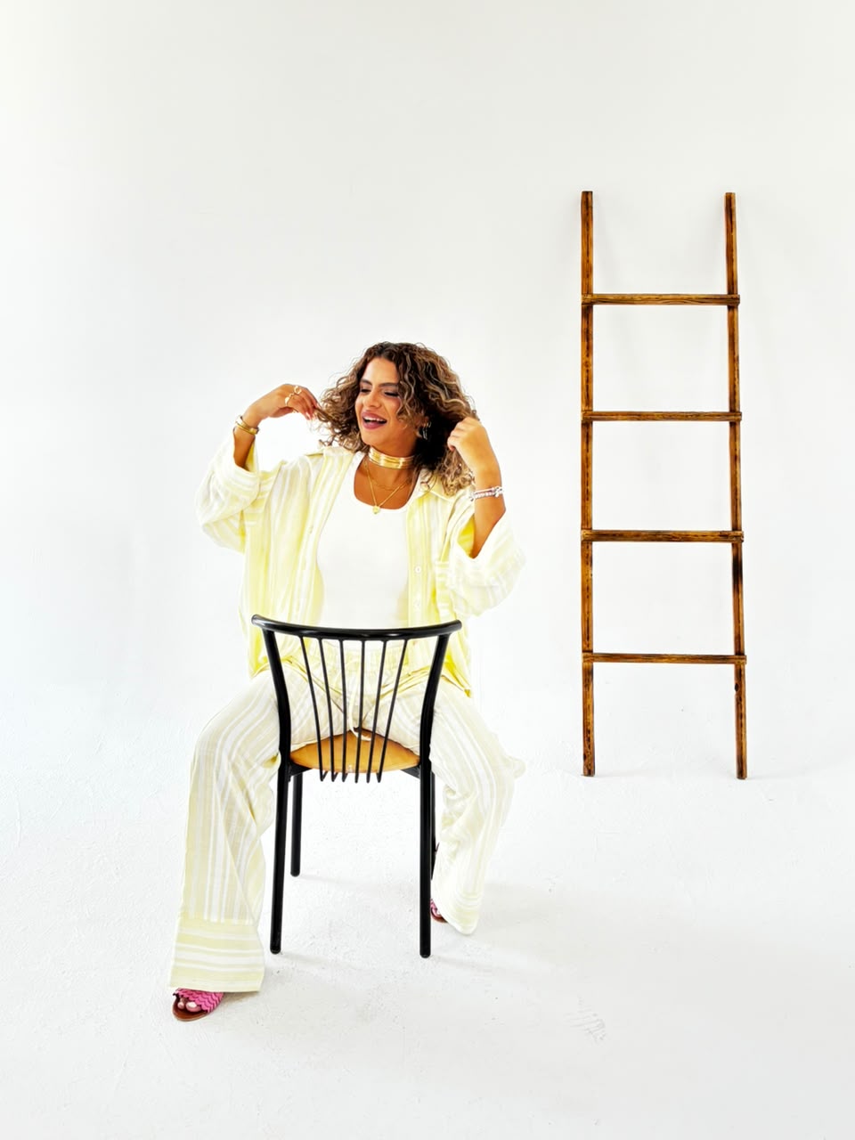 The Yellow Stripes Set seated styling