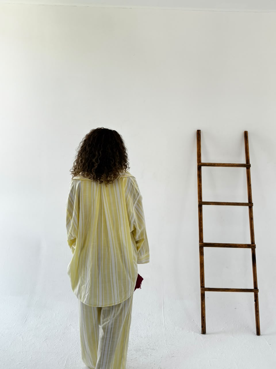 The Yellow Stripes Set back view